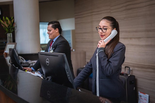 rodrigo_salomonhc-receptionists-5975962_640